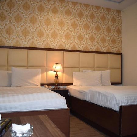 Hotel Pak Continental Multan Buitenkant foto