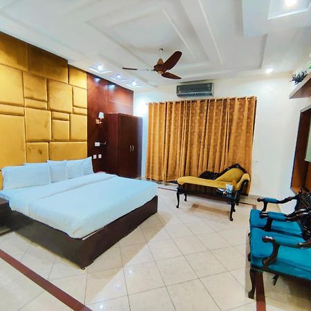 Hotel Pak Continental Multan Buitenkant foto