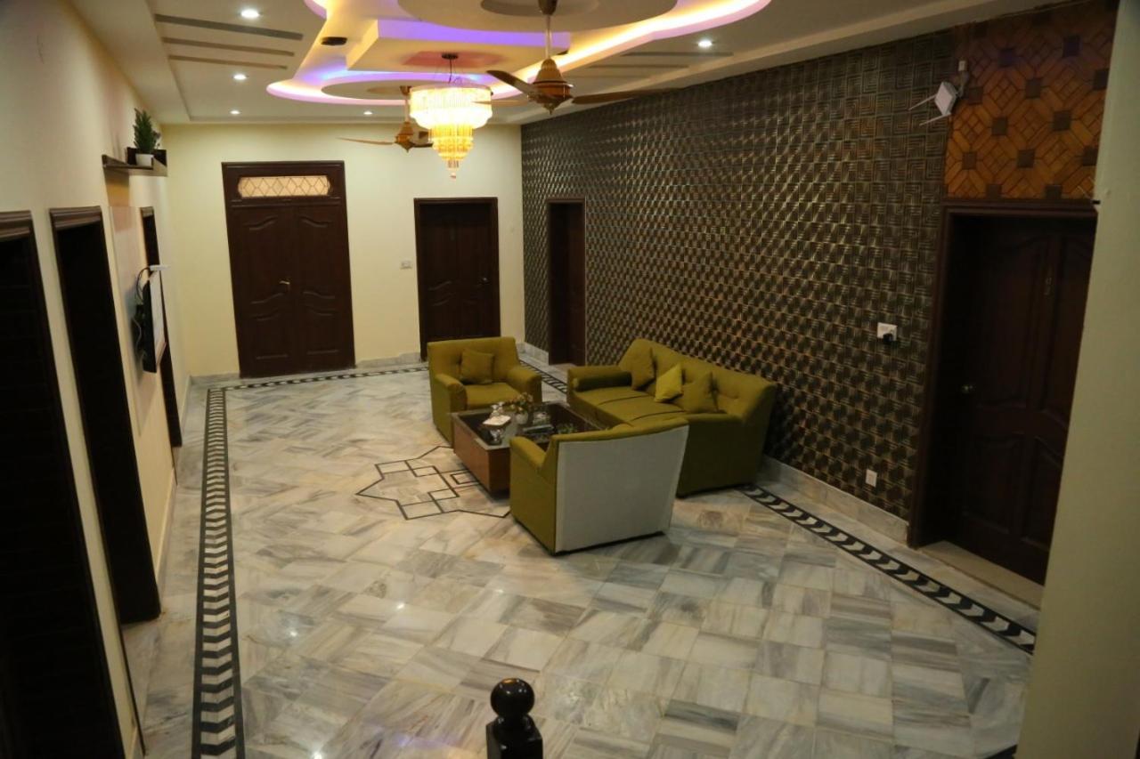 Hotel Pak Continental Multan Buitenkant foto