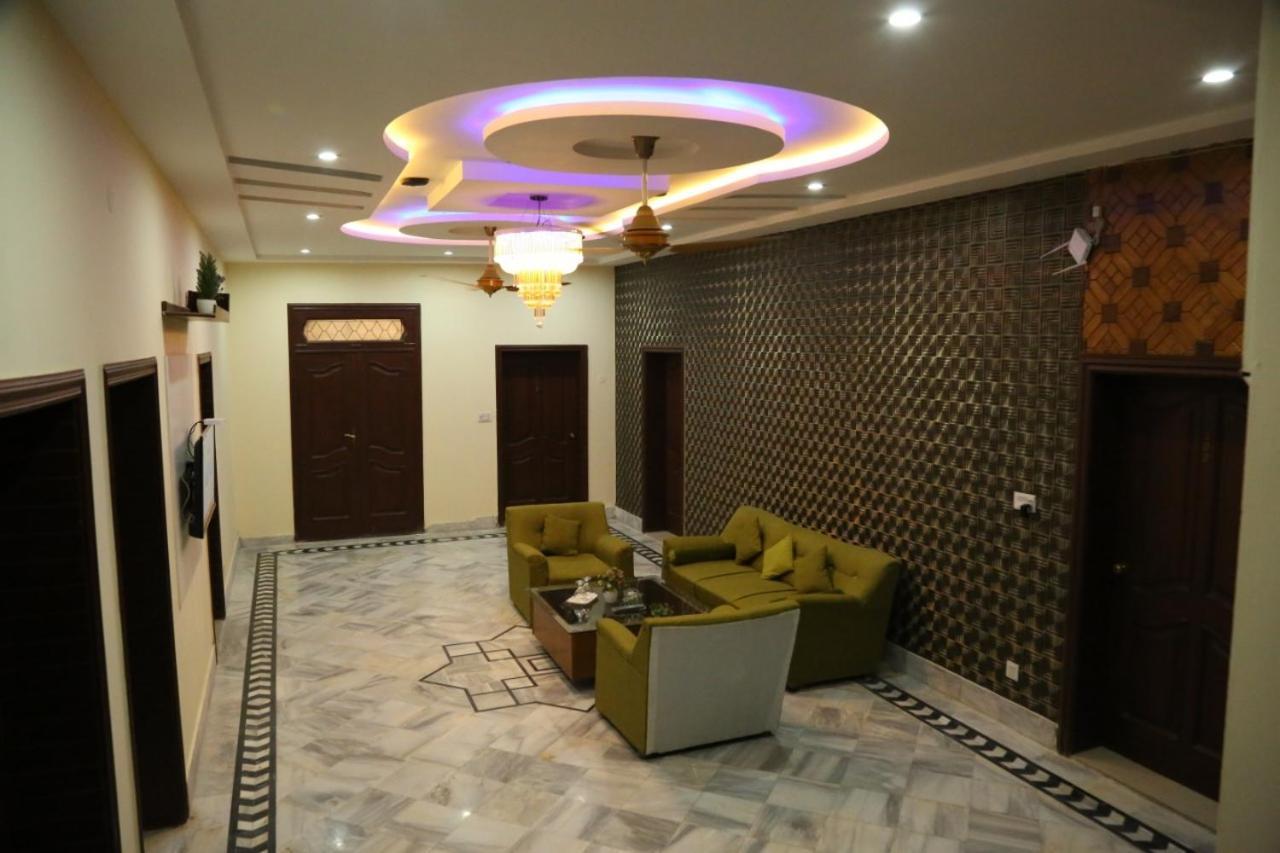 Hotel Pak Continental Multan Buitenkant foto