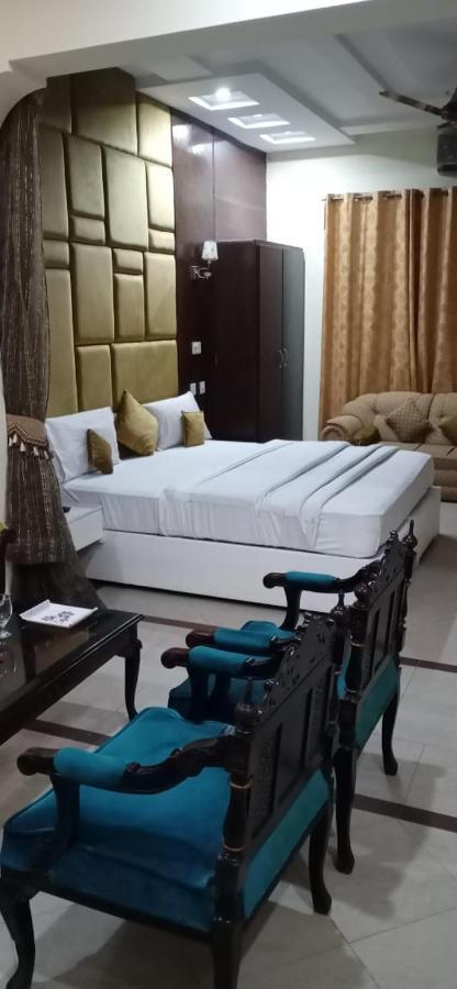 Hotel Pak Continental Multan Buitenkant foto