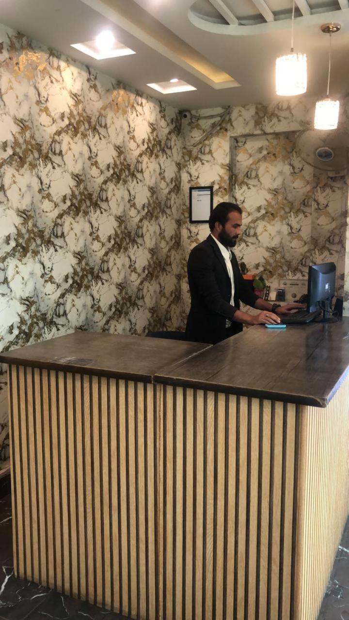 Hotel Pak Continental Multan Buitenkant foto